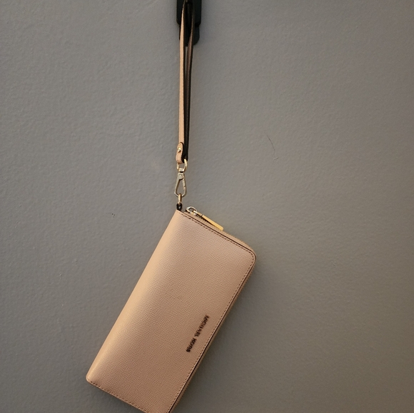 Michael Kors continental wallet - Picture 2 of 3